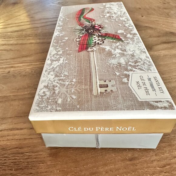 Santa Key Snowflake for No Chimney Pier 1 Ornament in Original Box - Picture 5 of 6